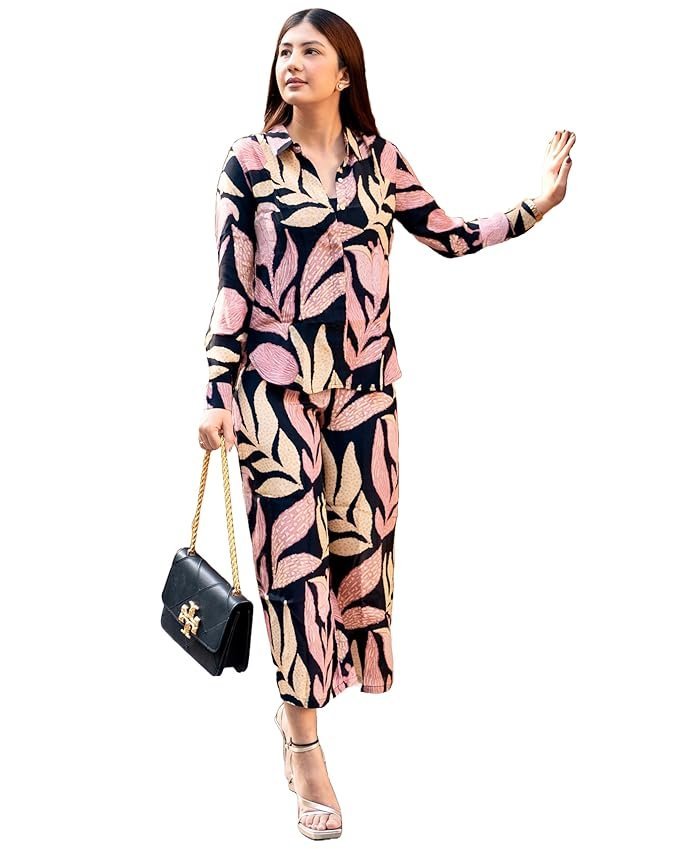 71oES3NmPQL._SX679_.jpg Women's Cotton Blend Printed Ethnic Co-ord Set - Image 1